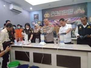 Satres Narkoba Polrestabes Palembang memusnahkan BB jenis sabu-sabu