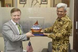 Wakil Gubernur Provinsi Sumatera Selatan (Sumsel) Mawardi Yahya saat menjalani kerjasama dengan konsulat AS