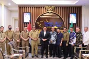 Gubernur Sumatera Selatan (Sumsel) menerima Uskup Keuskupan Agung Palembang