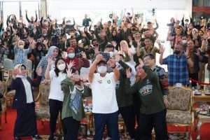 Gubernur Sumsel Herman Deru berfoto bersama Gerakan untuk Kesejahteraan Tuna Rungu Indonesia (GERKATIN) DPD Sumsel, di Griya Agung