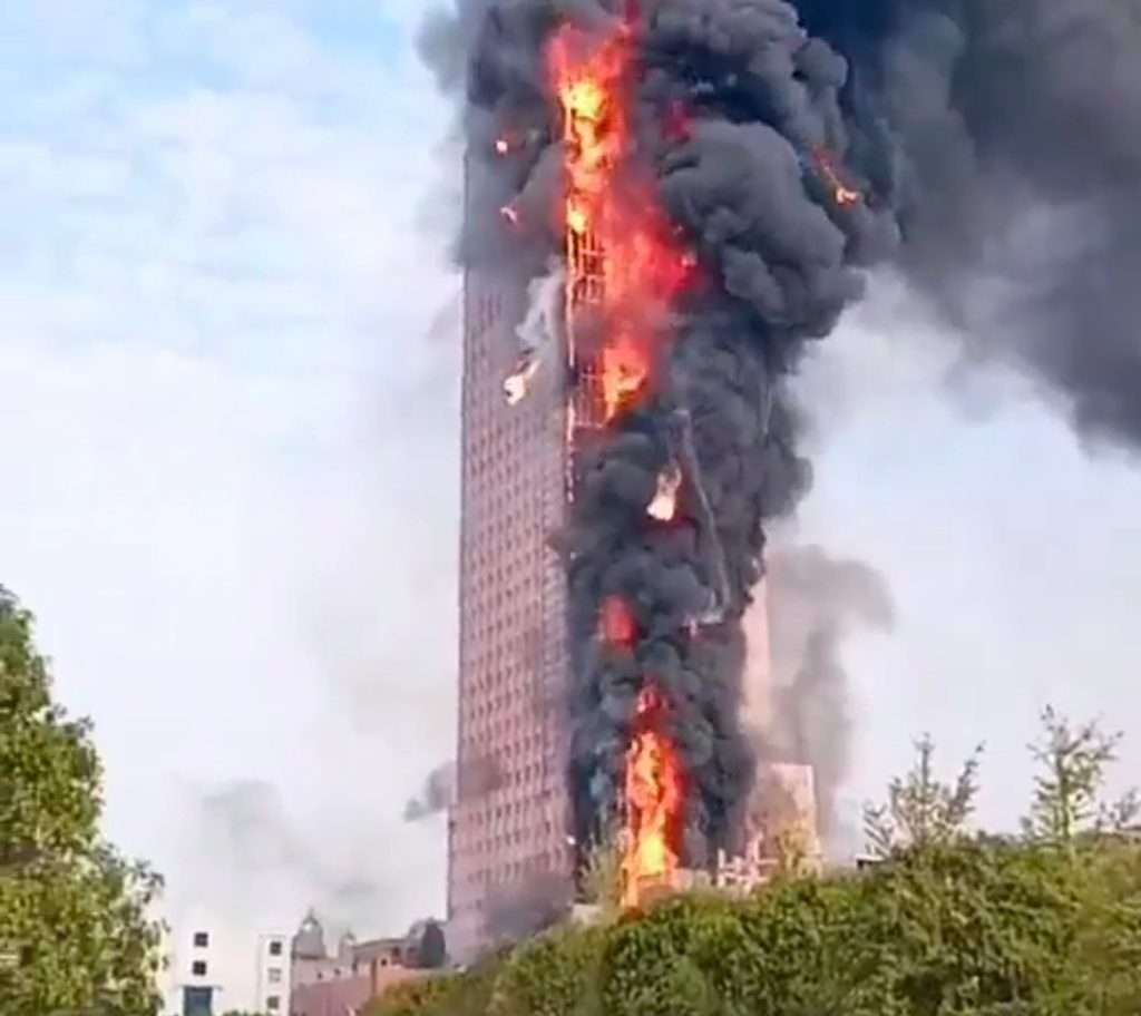 Gedung China Telecom di Kota Changsha, Provinsi Hunan, China,