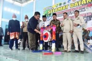 Gubernur Sumsel H Herman Deru saat meresmikan putaran keling sport centre di Desa Betung Barat
