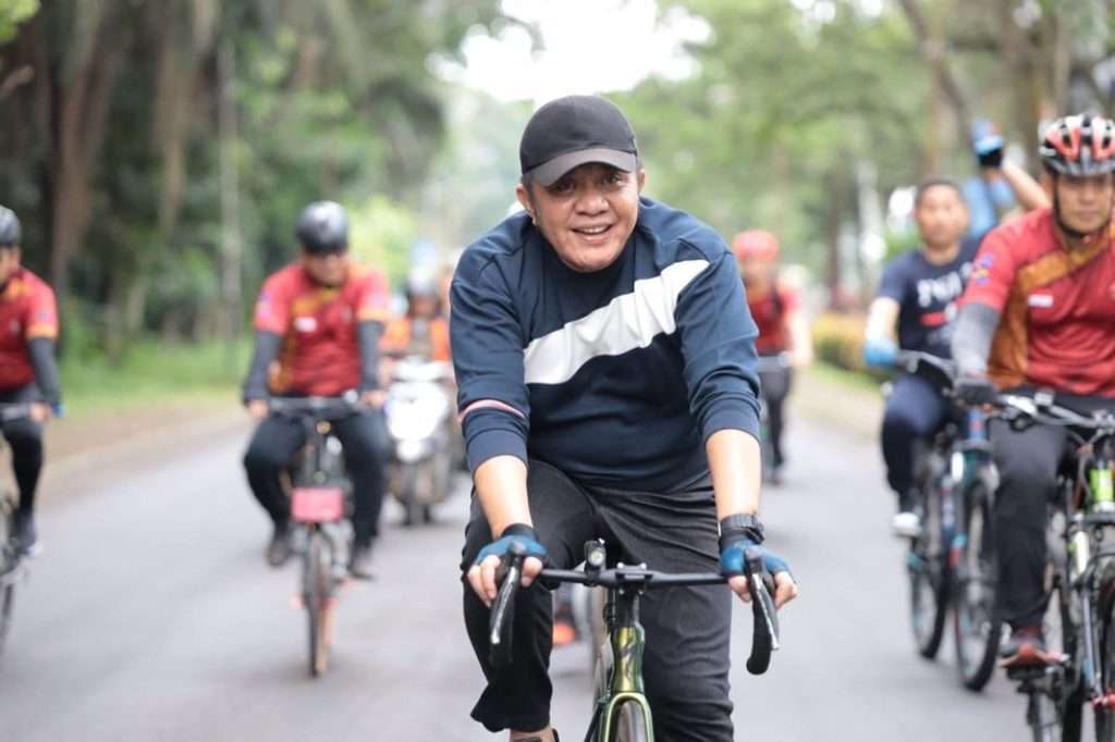 Gubernur Sumsel Herman Deru saat gowes bersama dengan Forkopimda provinsi Sumsel dalam rangka HUT TNI ke 77 tahun 2022,