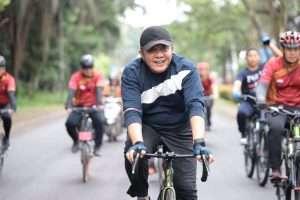 Gubernur Sumsel Herman Deru saat gowes bersama dengan Forkopimda provinsi Sumsel dalam rangka HUT TNI ke 77 tahun 2022,