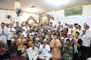 Herman Deru mengisi hari terakhir di Bulan Ramadhan 1444 Hijriah, Jumat (21/4/2023).