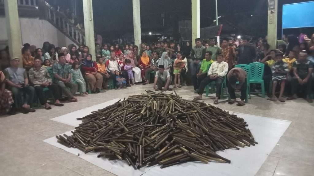 Adat budaya dari puyang Sulampati Desa Beruge Darat atau Benuang gaya lama, yang sudah di lestarikan kurang lebih hampir 400 tahun.