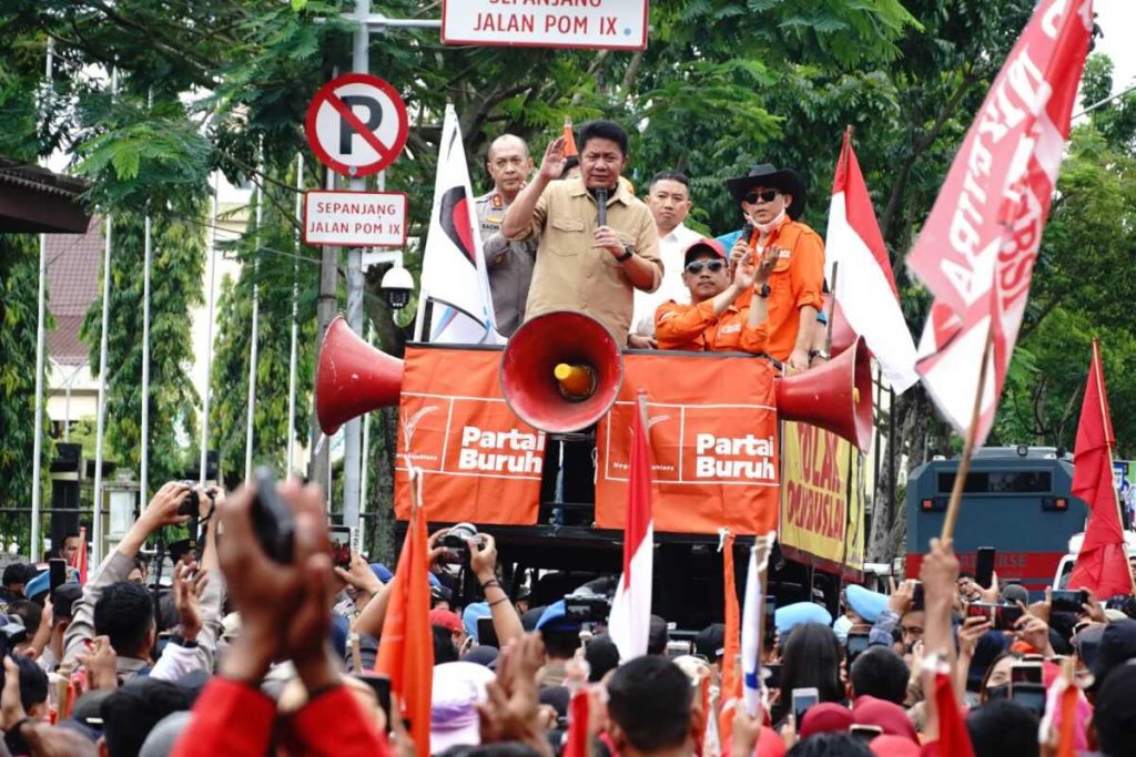 herman deru bersama buruh May Day yang diperingati para buruh dari berbagai aliansi se Sumsel, Senin (1/5) sore