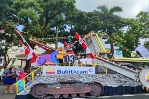 Hari Ulang Tahun (HUT) ke-77, Pemerintah Provinsi (Pemprov) Sumatera Selatan (Sumsel) melaksanakan karnaval mobil hias, Minggu 21 Mei 2023.